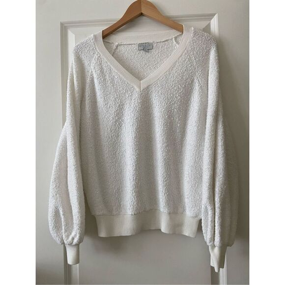 White Long Sleeve Vneck shirt Women’s size Medium - Picture 1 of 2